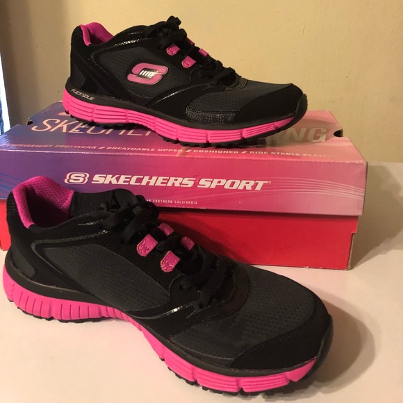 sketchers black and pink